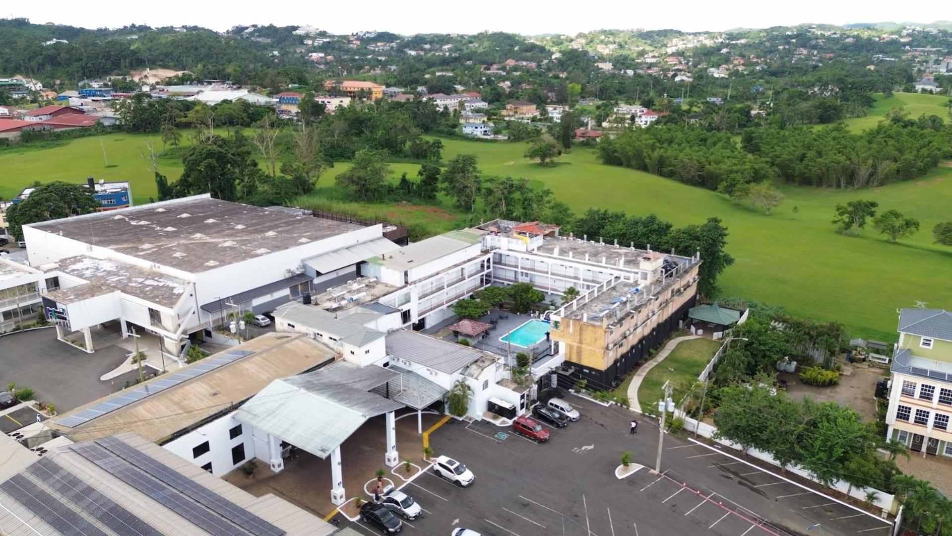 Golfview Hotel マンデビル エクステリア 写真